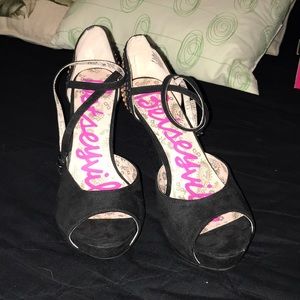 Gorgeous Betsey Johnson Pumps High Heels Shoes 8.5